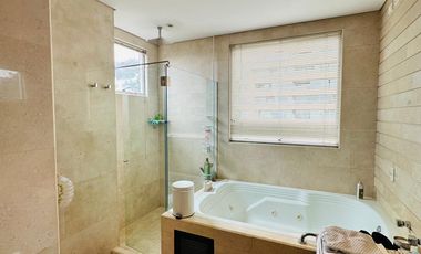 apartamento en arriendo/venta en los rosales. Cod A202
