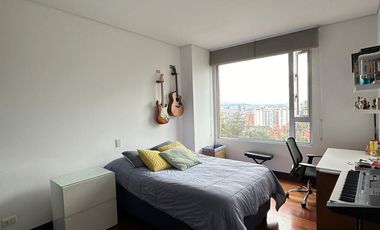 apartamento en arriendo/venta en los rosales. Cod A202
