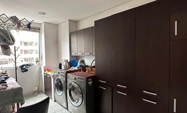 apartamento en arriendo/venta en los rosales. Cod A202