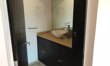 Funcional oficina en renta