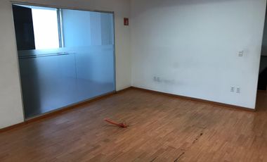 Funcional oficina en renta