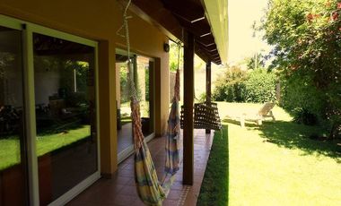 Venta Casa En Necochea Barrio Parque