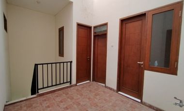 For Sale Town House at Cilandak & Condition Semi Furnished HSE-A0422