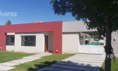 Casa venta 4 ambientes La Cesarina general rodriguez