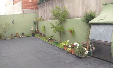Casa Fondo en venta en Villa Tesei
