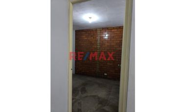 Vendo Casa De Dos Pisos Independientes En Pucusana