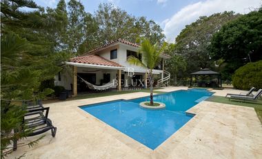 VENDO CASA EN CORONADO COUNTRY CLUB (2)