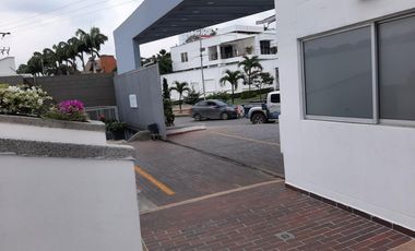 apartamento en arriendo en la floresta. Cod A11027