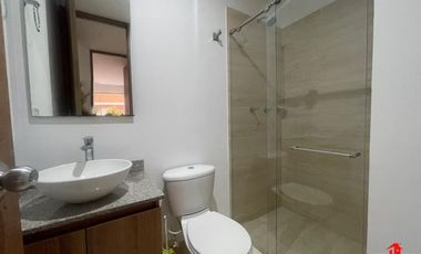 apartamento en arriendo/venta en parque principal. Cod A6468
