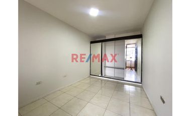 Se alquila departamento duplex en 2do y 3er piso. Ubicado a una cuadra del parque grande de california, cerca a Av. Los Ángeles, Av. Fátima y Av. Larc