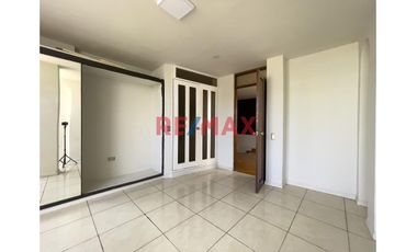 Se alquila departamento duplex en 2do y 3er piso. Ubicado a una cuadra del parque grande de california, cerca a Av. Los Ángeles, Av. Fátima y Av. Larc