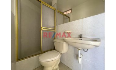 Se alquila departamento duplex en 2do y 3er piso. Ubicado a una cuadra del parque grande de california, cerca a Av. Los Ángeles, Av. Fátima y Av. Larc