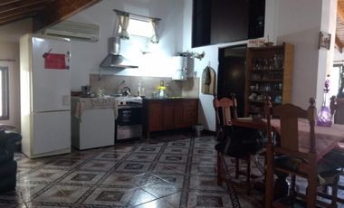 CHALET EN EL CORAZON DE VILLA SARMIENTO EN VENTA