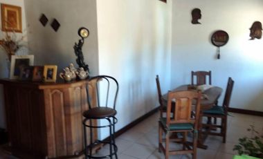 CHALET EN EL CORAZON DE VILLA SARMIENTO EN VENTA