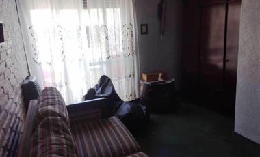 CHALET EN EL CORAZON DE VILLA SARMIENTO EN VENTA