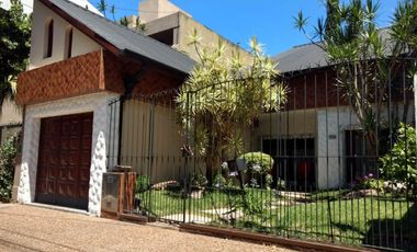CHALET EN EL CORAZON DE VILLA SARMIENTO EN VENTA