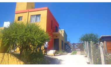SE VENDE DOS DUPLEX AMBOS DE DOS DORMITORIOS  EN CARLOS PAZ