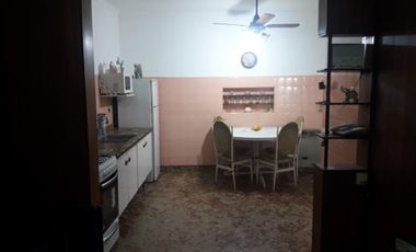 VENTA HERMOSA CASA EN LOTE PROPIO 2 AMB C/COCHERA, J. L. SUAREZ