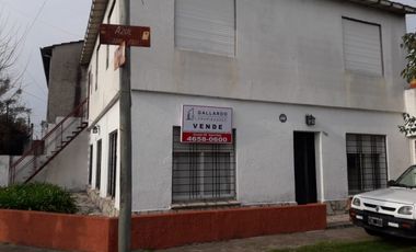 Casa  en Venta Moron / Moron (B112 862)