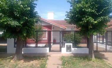 Casa en venta en Ezpeleta Este