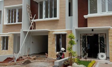 TownHouse Mewah dekat Taman Menteng Bintaro Mulai dari 2 M-an