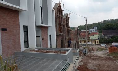 Rumah town house cantik view pegunungan Bandung kota Padasuka Surapati cicaheum Bandung Utara