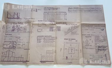 Casa 4 ambs, garaje 1 auto y hermoso fondo !