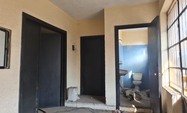 SE VENDE EDIFICIO DE TRES PISOS EN EL CENTRO DE GUADALAJARA, JALISCO.