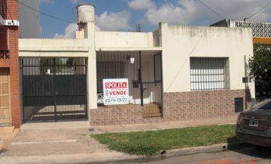 Casa 3 amb en lote propio con fondo y habitación de servicio
