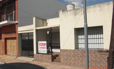 Casa 3 amb en lote propio con fondo y habitación de servicio