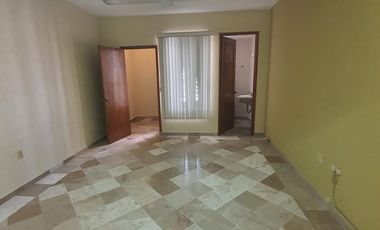 Oficina de 65 m² sobre Av. Urano. Climatizado