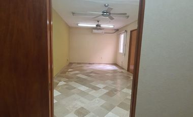 Oficina de 65 m² sobre Av. Urano. Climatizado