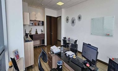 oficina en arriendo/venta en bosque de pinos-usaquén. Cod A1002243