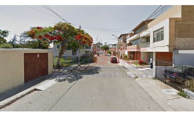 VENTA DE DÚPLEX EN LAS ACACIAS - URB. SANTA VICTORIA