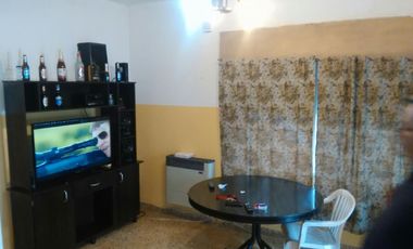 ¡APTA CREDITO CASA C/COCHERA PASANTE Y JARDÍN - ¡IMPERDIBLE