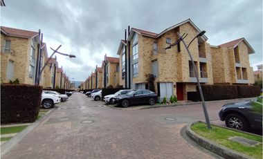 SE ARRIENDA ESPECTACULAR EN CHIA-SECTOR PINARES