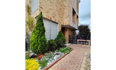 SE ARRIENDA ESPECTACULAR EN CHIA-SECTOR PINARES