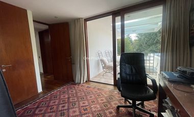 Casa en arriendo de 6 dorm. en Las Condes