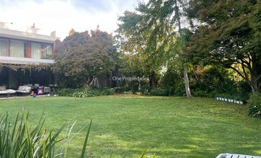 Casa en arriendo de 6 dorm. en Las Condes
