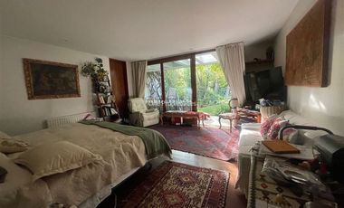 Casa en arriendo de 6 dorm. en Las Condes