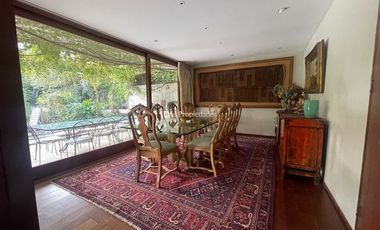 Casa en arriendo de 6 dorm. en Las Condes