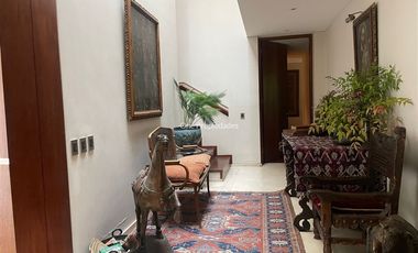 Casa en arriendo de 6 dorm. en Las Condes