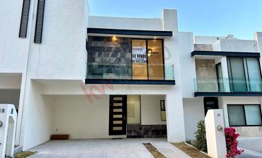 ¡Vive la experiencia única de vivir en Zibatá, Querétaro! Casa Zuciza en venta.