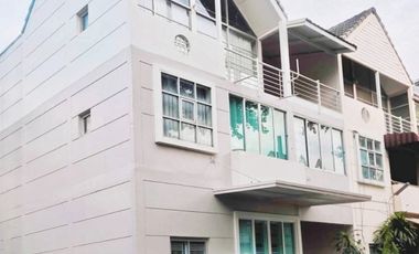 townhouse for rent at Muang Thong Thani Village
