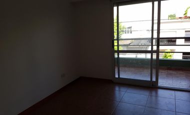 VENTA 2-1/2 Ambiente Frente. Balcón Bohardilla. Cochera. Villa Luro