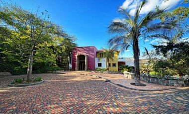Terreno en venta con estratégica ubicación, sector Cumbayá