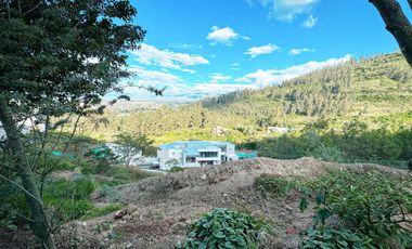 Terreno en venta con estratégica ubicación, sector Cumbayá