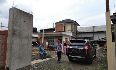 rumah siap huni 2 lantai lokasi strategis harga terjangkau