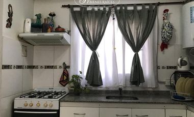 Departamento 2 AMBIENTES CON PATIO Y COCHERA