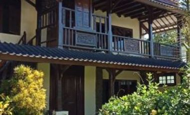 Villa for rent in Gunung sari